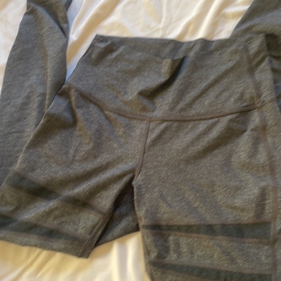 Lululemon High Waisted Legging - Picture 4 of 4